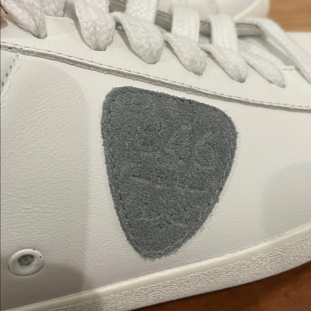 Bernardo Tatum Leather Logo Sneakers Low-Top Sneakers B46 NWOT Size 9 - Picture 7 of 14
